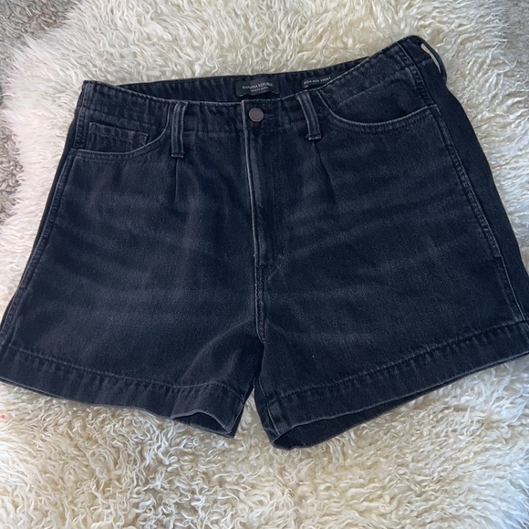 BANANA REPUBLIC HIGH-RISE SHORT - Picture 6 of 8